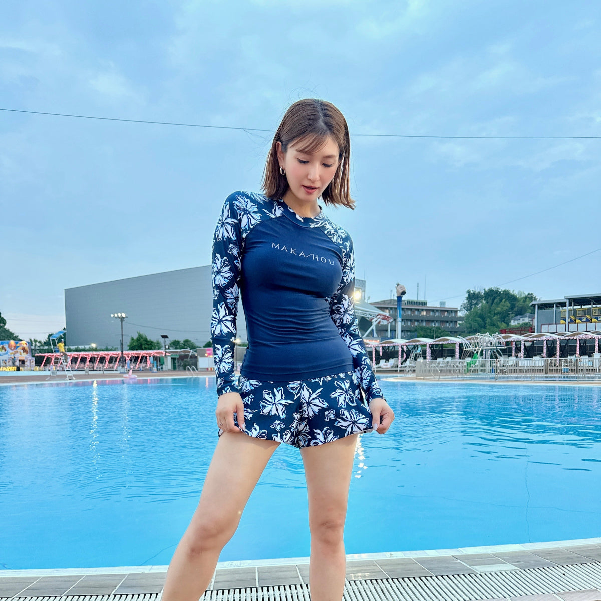 インナーブラ付きラッシュガード / Rash Guard with Pad #インナーブラ付きでビキニいらず。大人の“映え×機能”ラッシュガード。