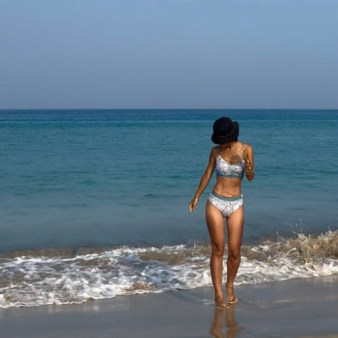Bikini (pants are reversible) / Bikini /
