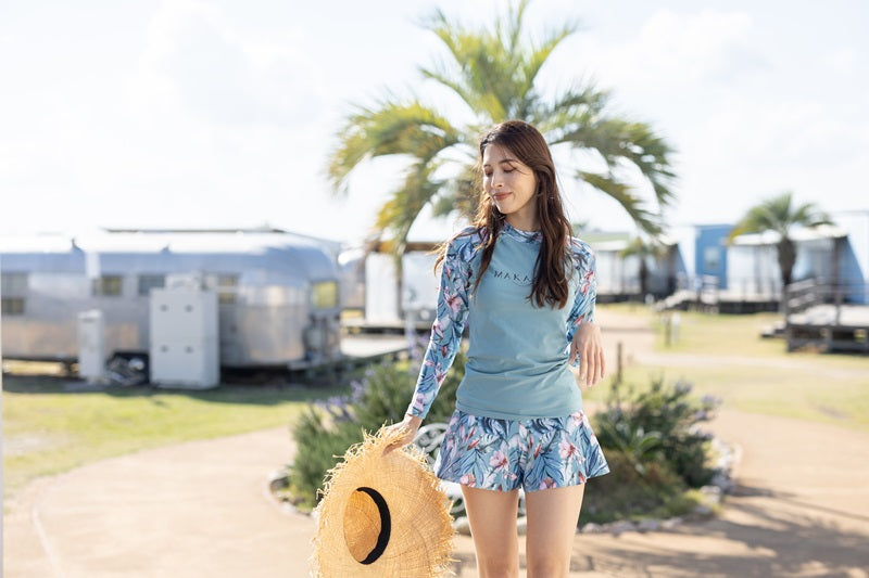インナーブラ付きラッシュガード / Rash Guard with Pad #インナーブラ付きでビキニいらず。大人の“映え×機能”ラッシュガード。