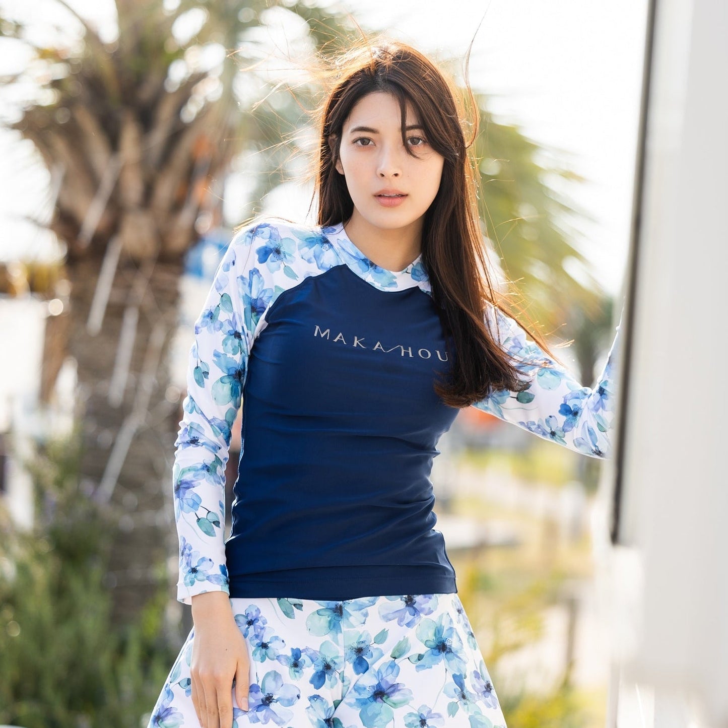 インナーブラ付きラッシュガード / Rash Guard with Pad　#インナーブラ付きでビキニいらず。大人の“映え×機能”ラッシュガード。